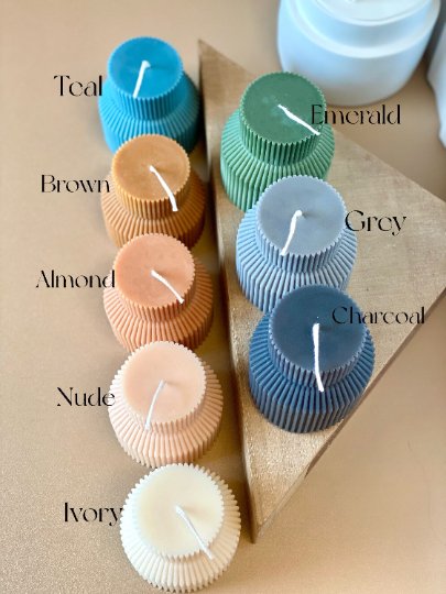 Minimalist Swirl Candles – Handcrafted Soy Wax Décor